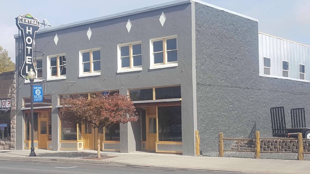 Business Success Focuses on Community in Northeastern Oregon Main Photo