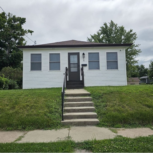 AirBnb 3-Bedroom Home in Newton's Logo