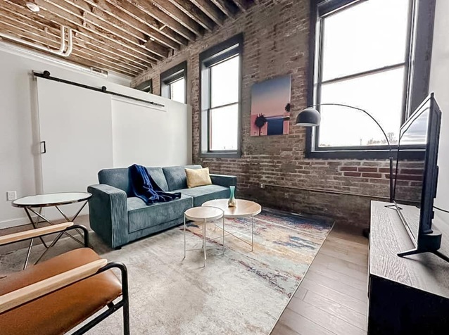 Airbnb Airy Loft in Newton's Logo