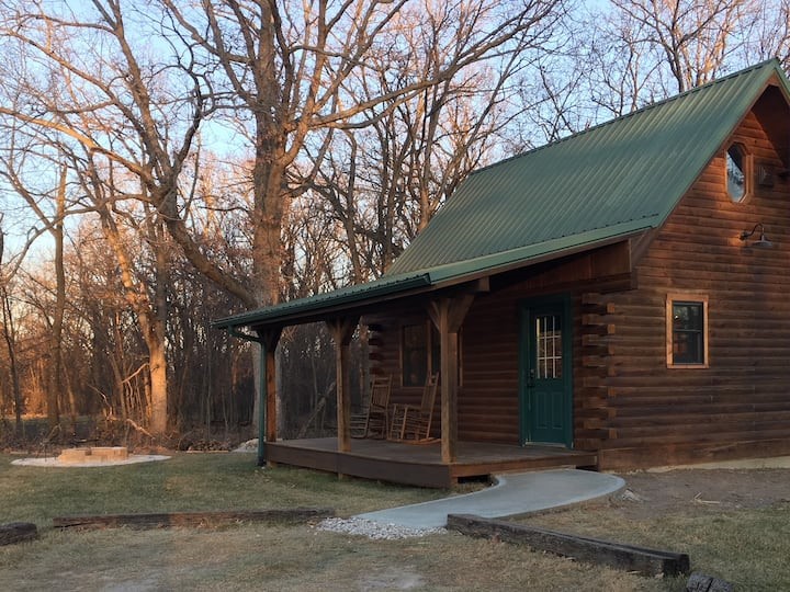 Airbnb Little Cabin in the Woods's Image