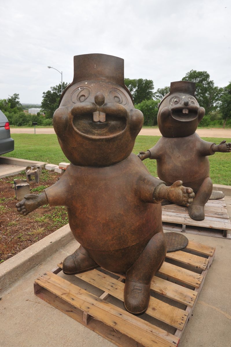 The iconic Buc-ee's Beaver, created by Bastrop's own Deep in the Heart Art Foundry. (Photo by Terry Hagerty Photography)