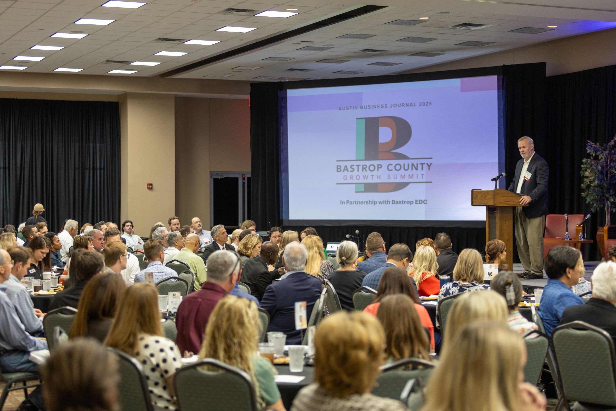 Success of Growth Summit Highlights Region’s Rapid Development Photo