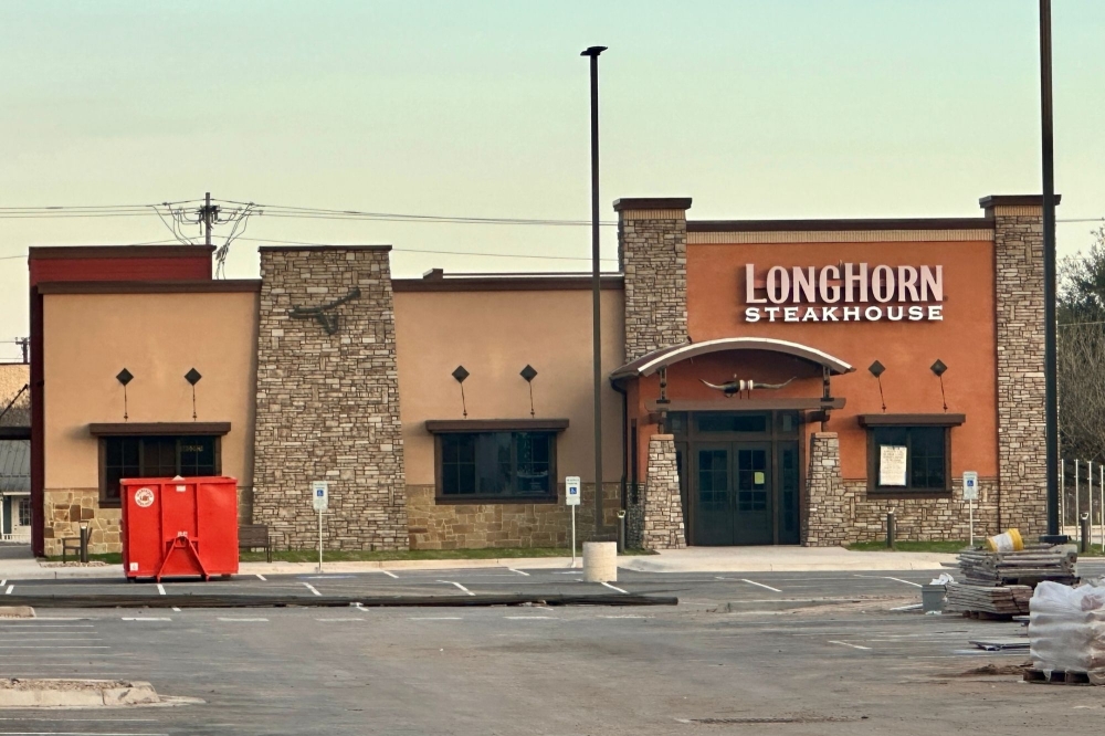 LongHorn Steakhouse saddles up for Bastrop opening Main Photo