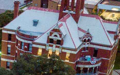 The Lee County Courthouse Photo