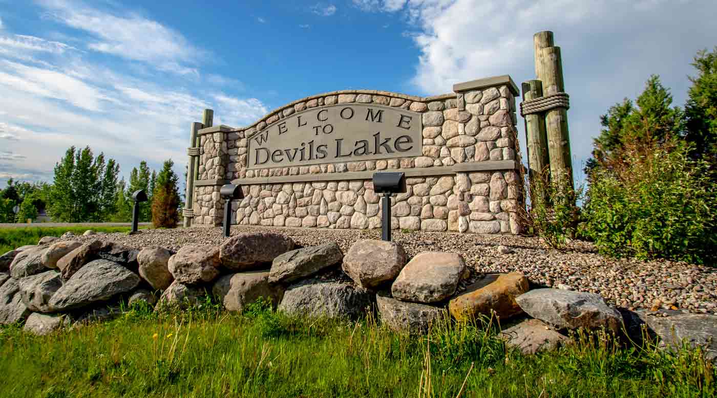 Welcome to Devils Lake sign