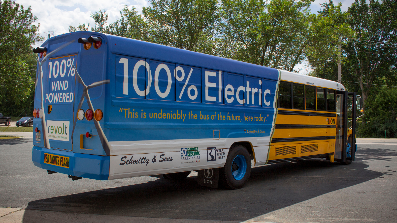Cooperatives lead national electric bus initiative Photo