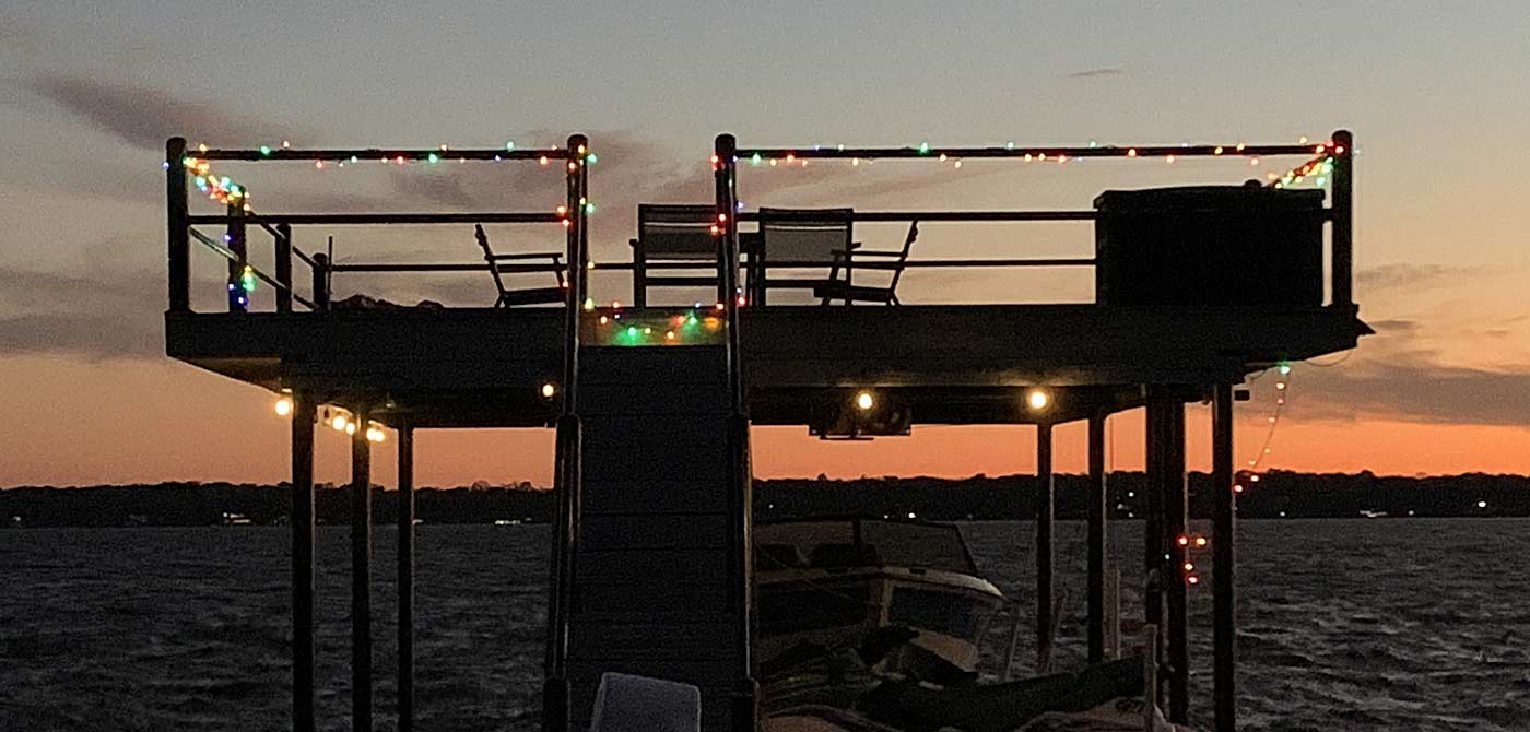 Tom Finley Park on the Island has a Public Boat Ramp, Playground, Pavilion and Fishing Dock