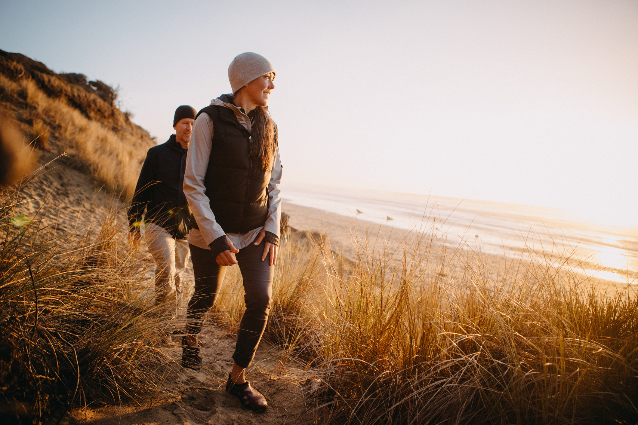 Couple hiking above the Oregon Coast 
