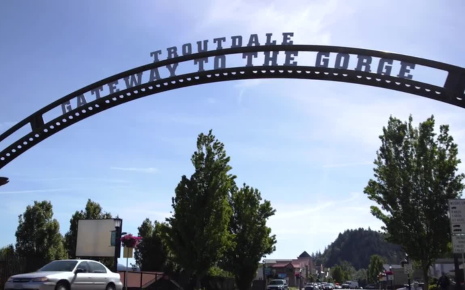 Welcome sign in Troutdale, OR