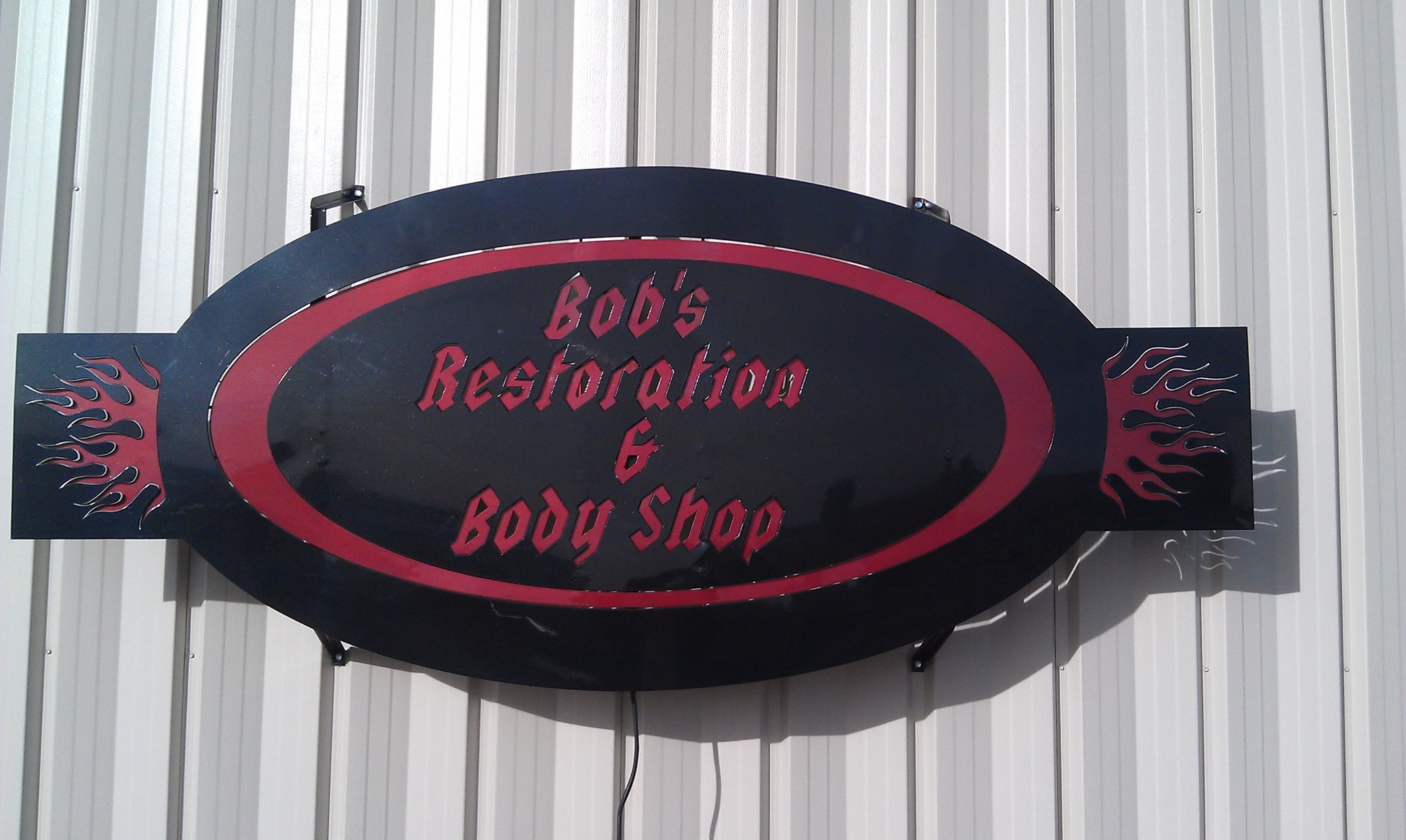 Bob's Restoration & Body's Logo
