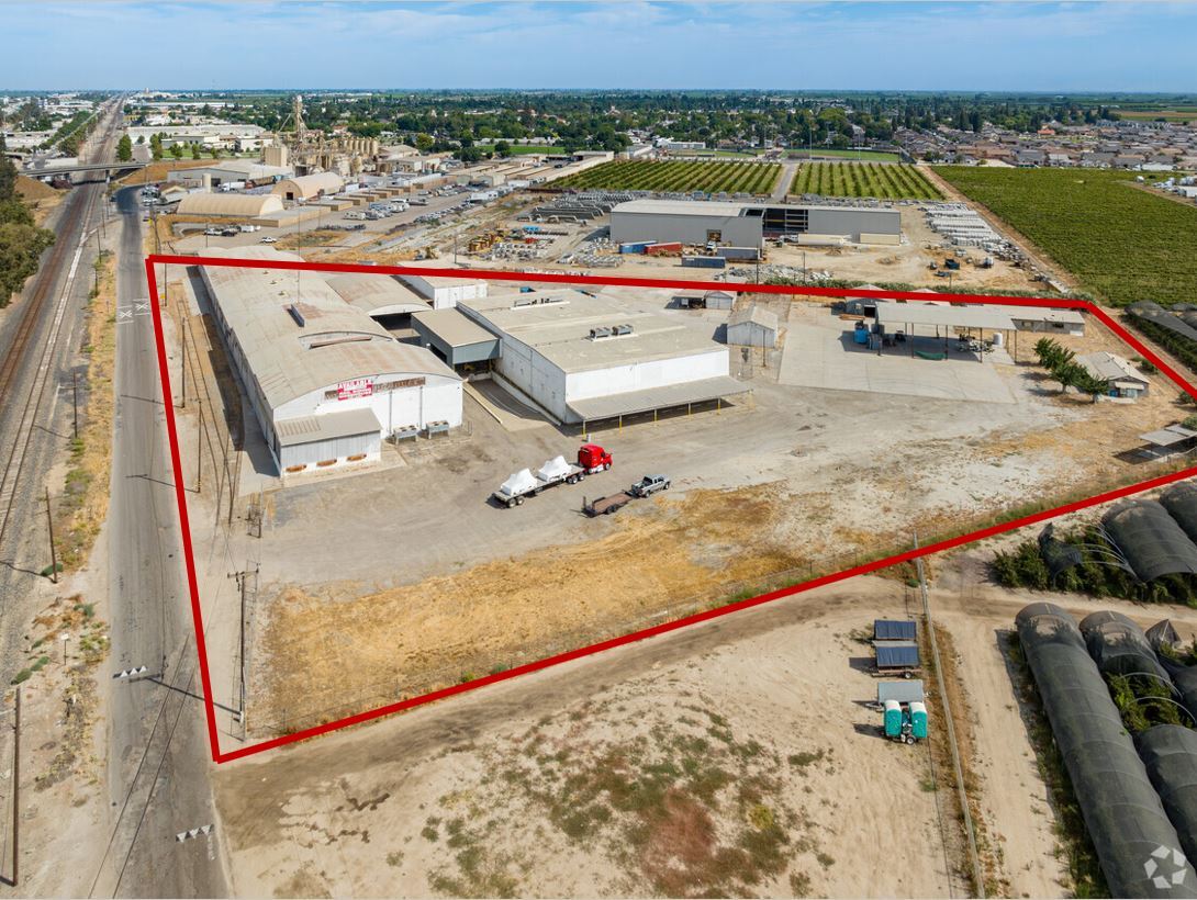 Click here to open Industrial Warehouse and Offices - 39400 Clarkson Dr, Kingsburg, CA