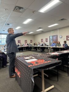 Stan Wilkison, Mt. Vernon High School Assistant Principal and Director of the career and technical education classes at HC3, speaks at HEDC’s HR Group Lunch and Learn on November 28th.