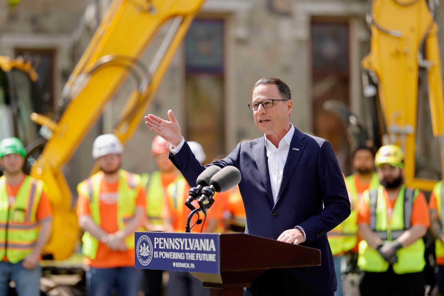 Governor Josh Shapiro Announces Amazon Plans to Invest $20 Billion in Pennsylvania for AI Infrastructure in Largest Capital Investment in Commonwealth History Photo