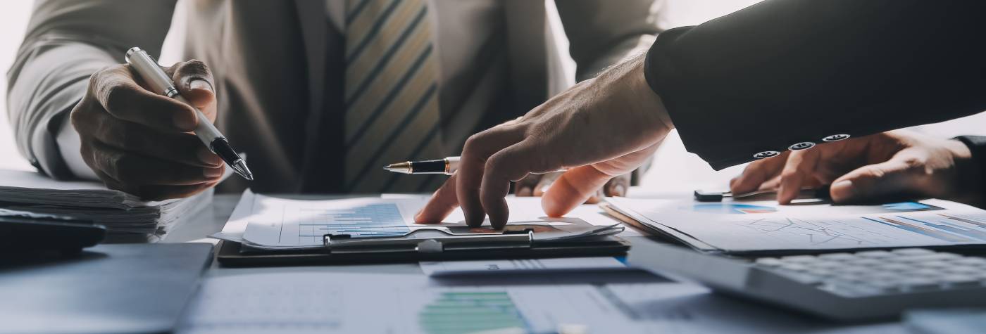 two professionals in a business meeting