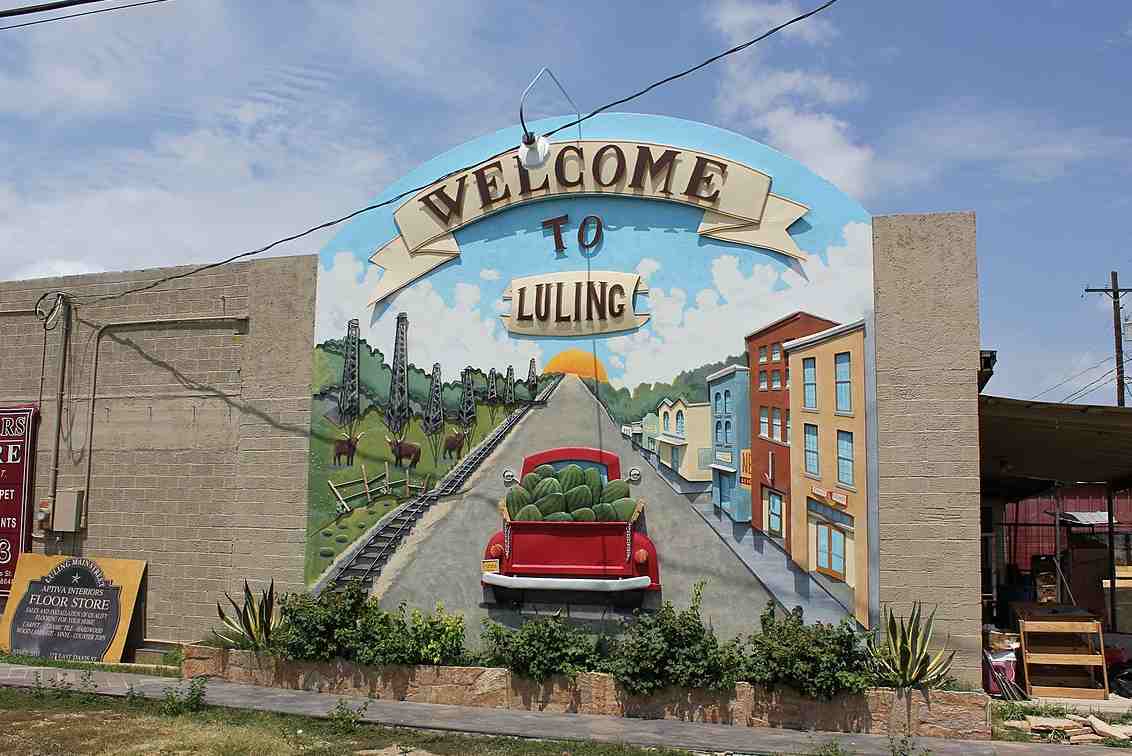 luling main street mural
