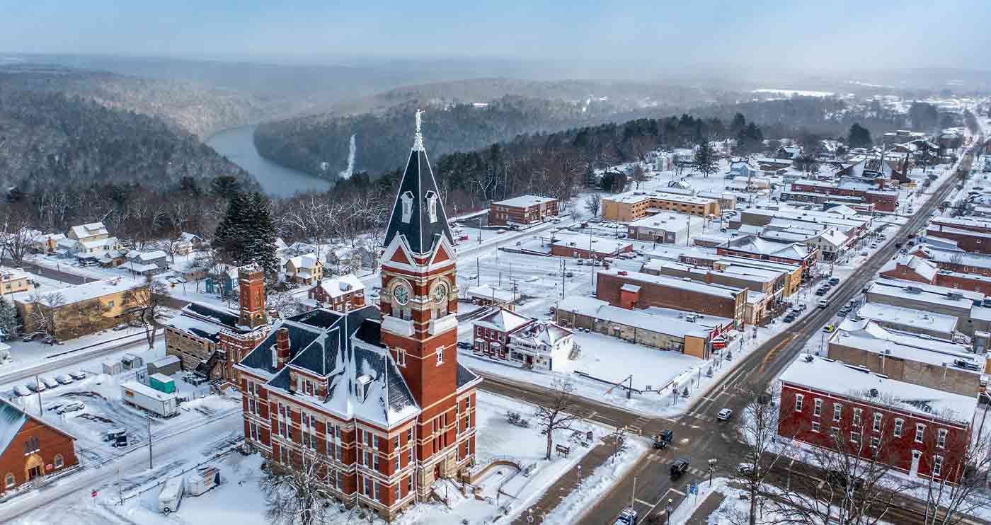 Aerial view of a golf course in Clarion County, PA