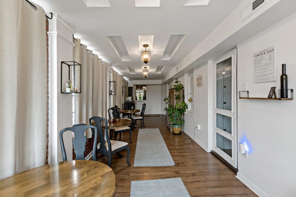 Enjoy the Casual Atmosphere at The Apple B&B, Downtown Martinsburg, WV