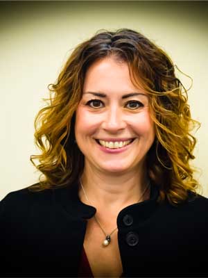 Christine Peters headshot