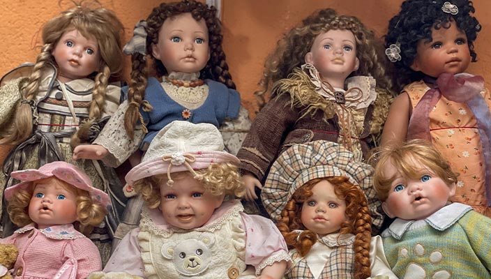 Eliza Cruce Hall Doll Museum