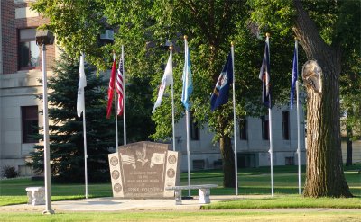 Click here to open Spink County Veteran's Memorial