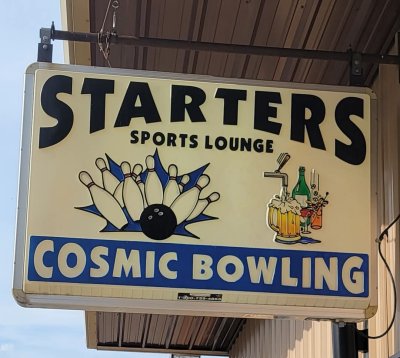 Starters Lanes and Lounge's Logo