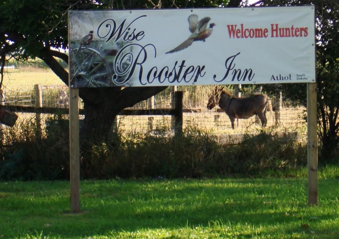 Wise Rooster Inn Logo