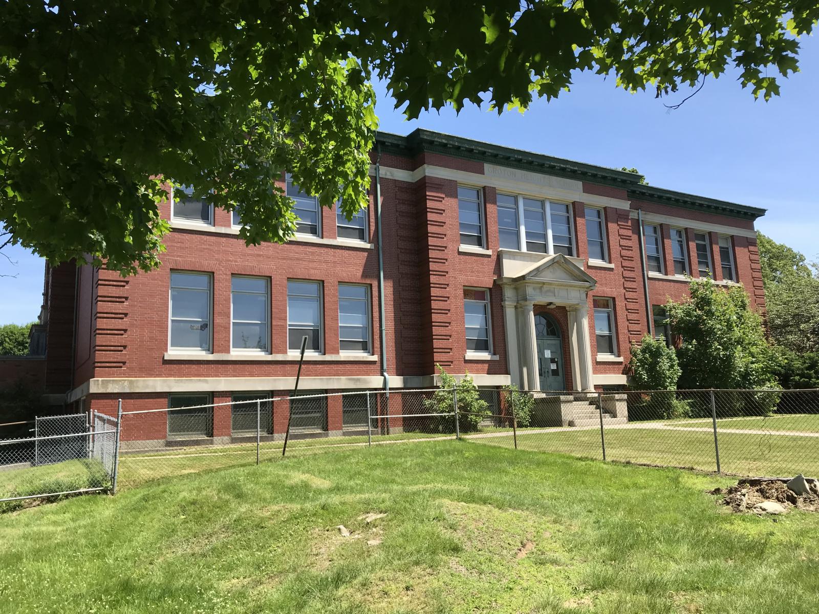 Groton Heights-School-front