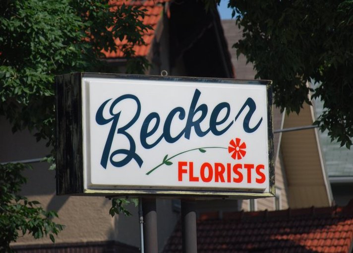 Becker Florists's Logo