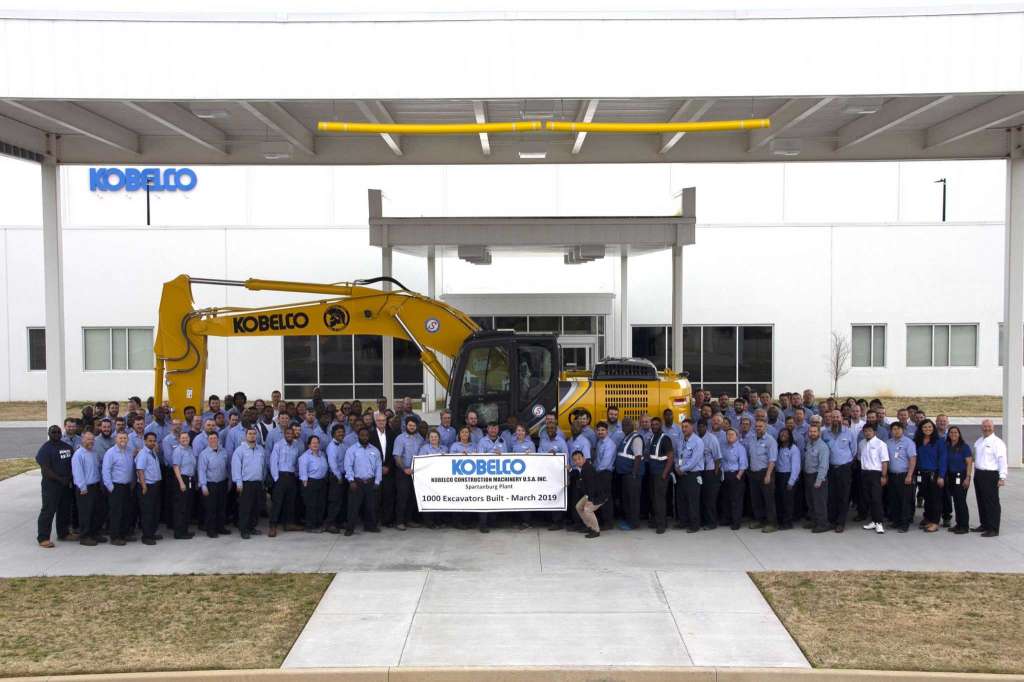 KOBELCO celebrates production of 1000th excavator at USA manufacturing facility Photo