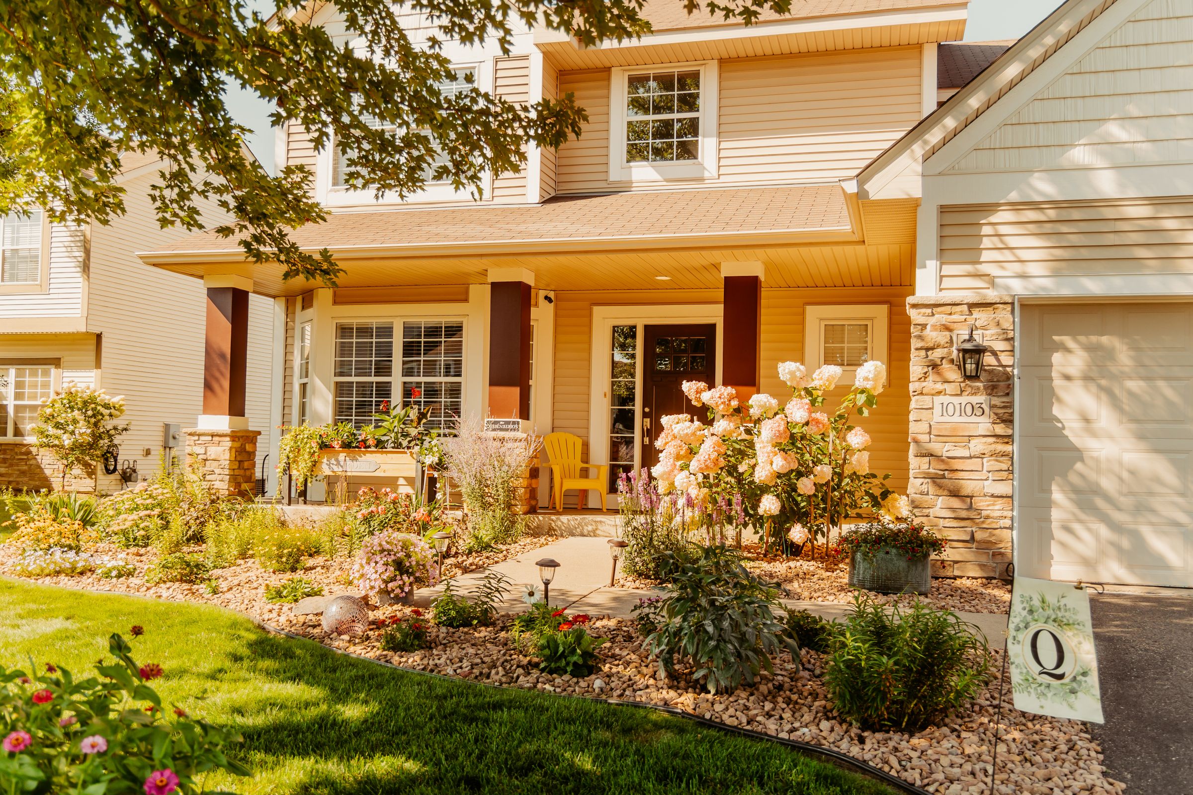 Thumbnail Image For Sarah Quesenberry - Click Here To See