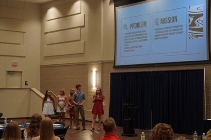 High School Juniors Jumpstart Interest in Fremont Mall Photo