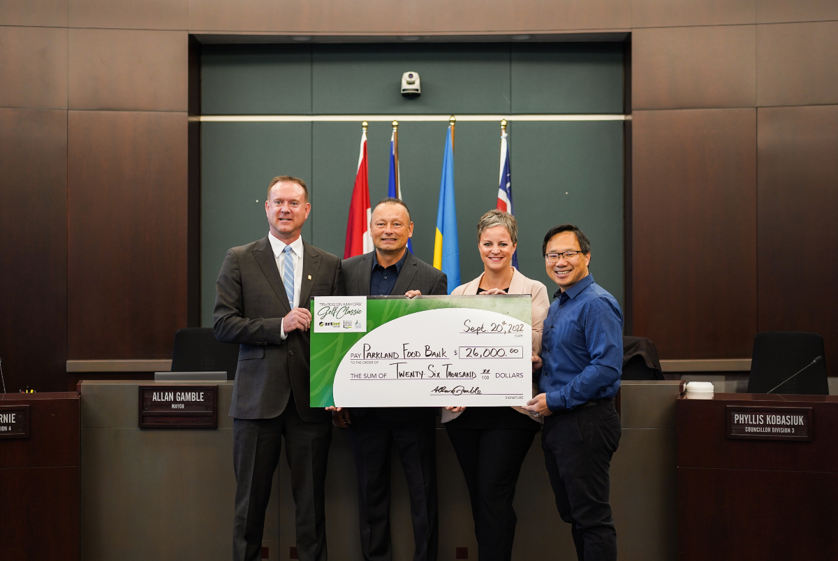 Tri-Region Mayors’ Golf Classic Donates $26,000 to Parkland Food Bank Photo