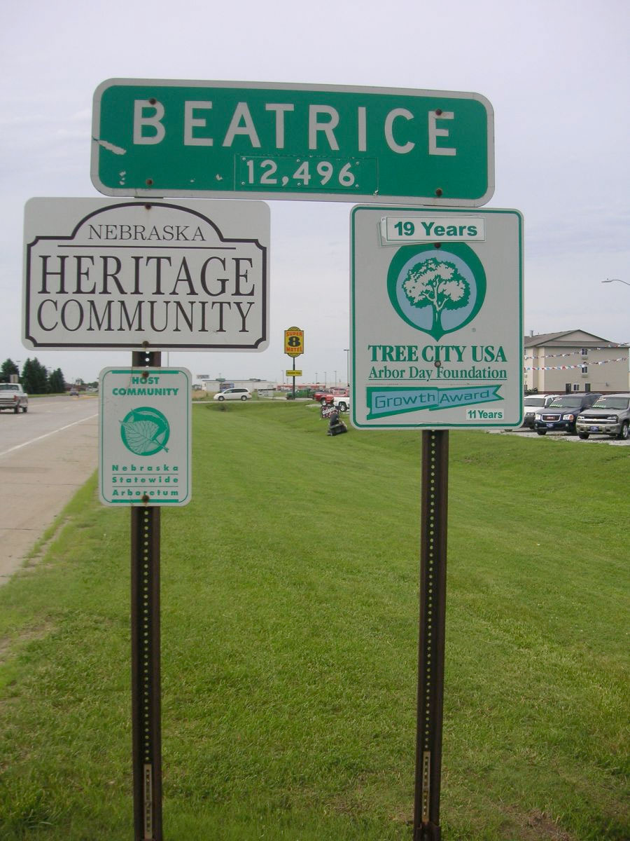 Beatrice, Gage County, NE population sign at start of city