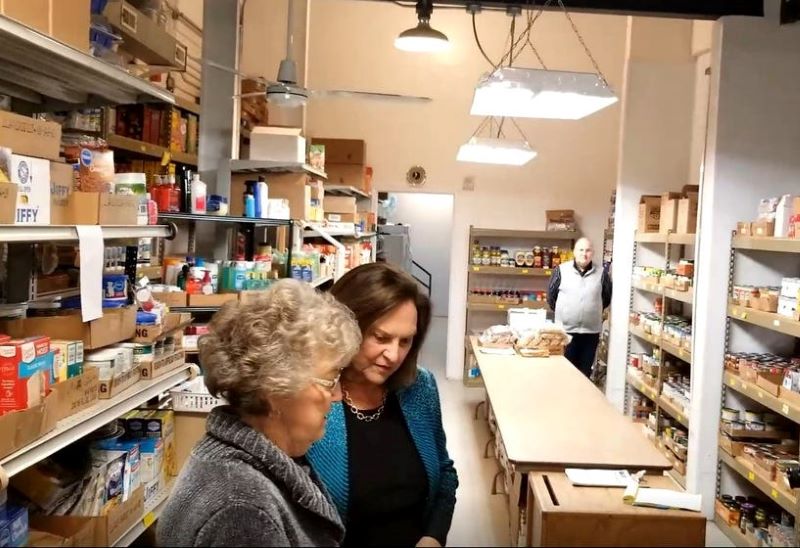 Community Food Pantry celebrating 50 years, visited by U.S. Senator Photo